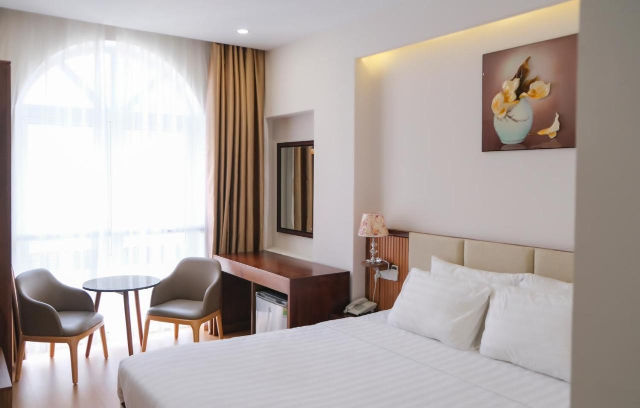 Xavia Hotel Куїнон Екстер'єр фото